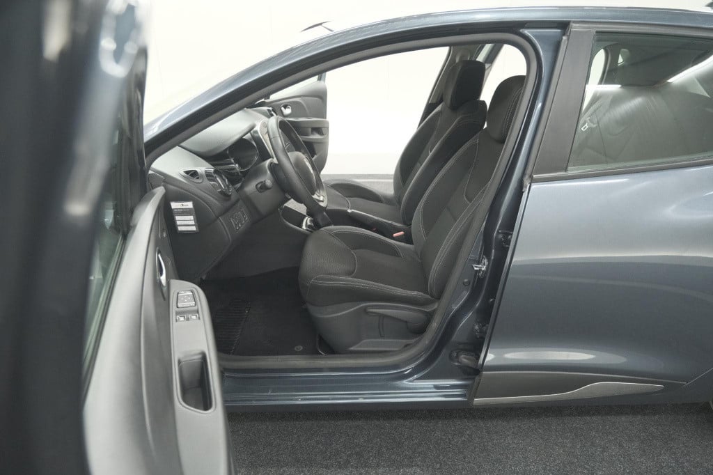 Renault Clio tce 90 limited | navigatie | parkeersensoren | cruise control 