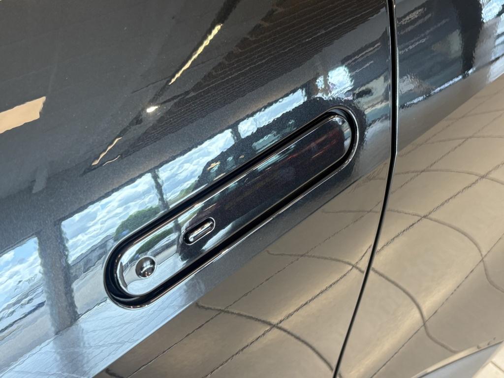 Toyota C-hr plug-in hybrid 220 black edition gr sport