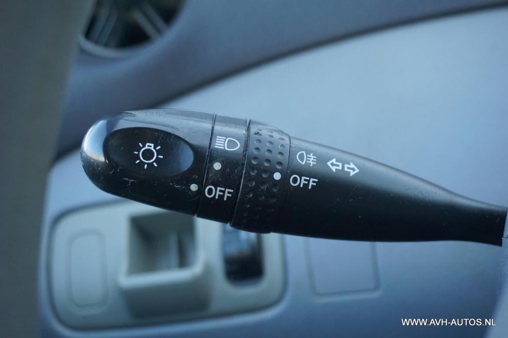 Toyota Yaris 1.0-16v vvt-i yorin
