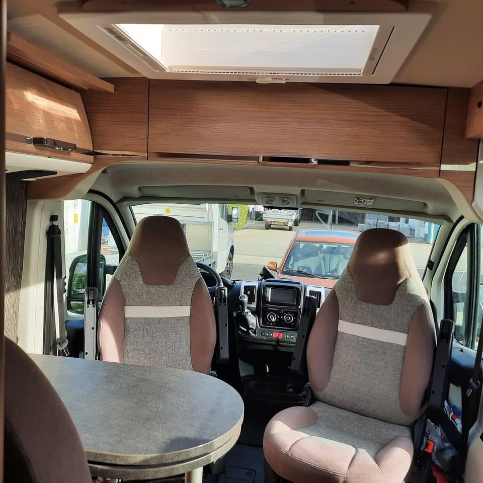Carthago malibu charming 600db van (150 pk)