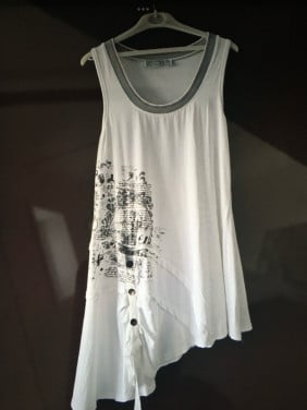 Mooi wit  tuniek zgan maat 40
