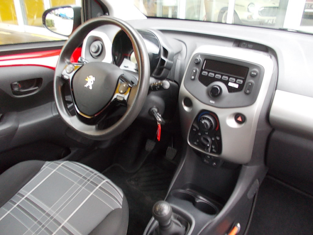 Peugeot 108 1.0 vti 5-deurs airco bleutooth (btw verr.b.)