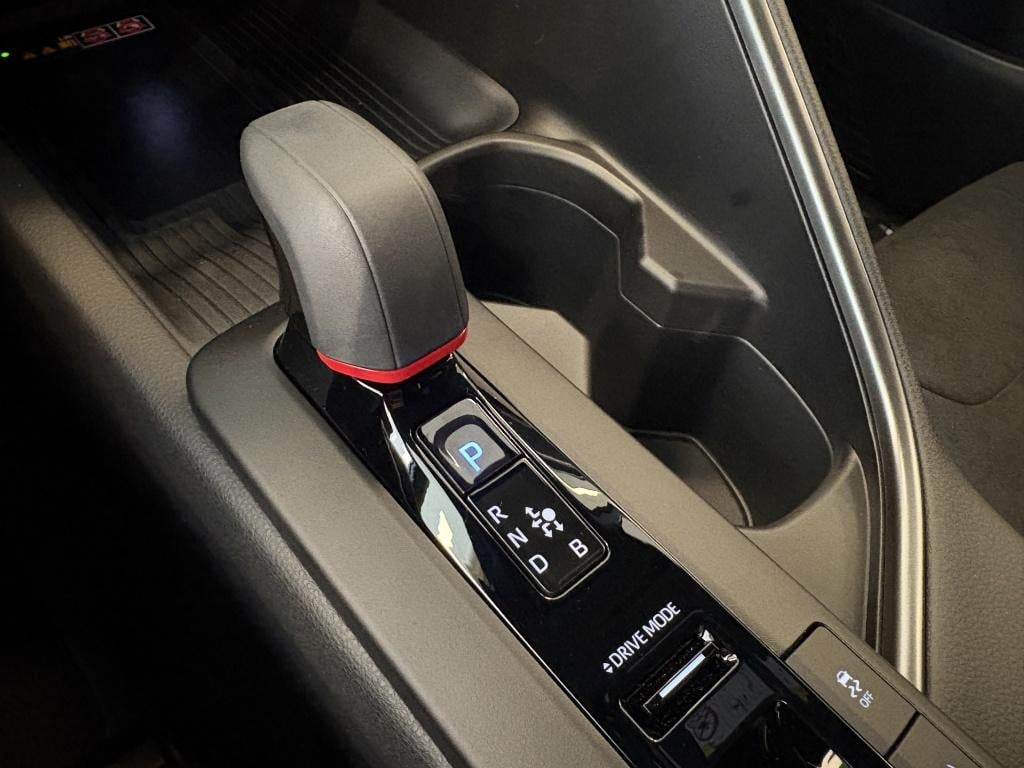 Toyota C-hr plug-in hybrid 220 black edition gr sport