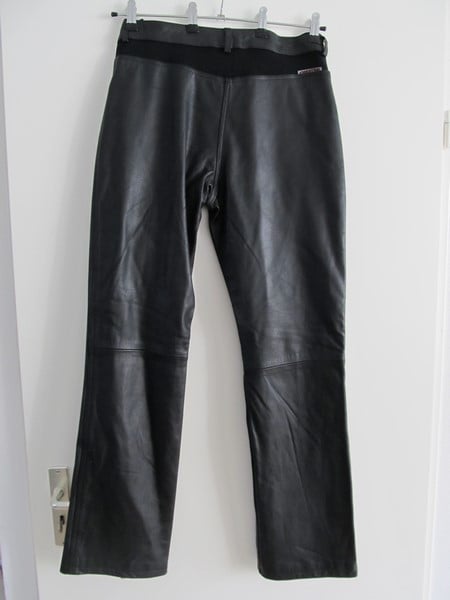 Nieuwe leren dames broek, niergordels en rugprotectoren
