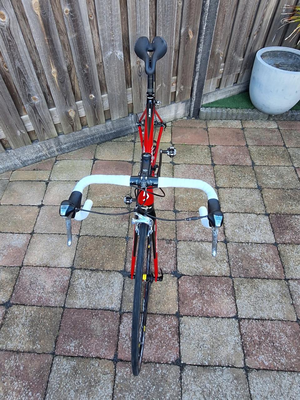 GERESERVEERD:  Racefiets BeOne Raw Pro