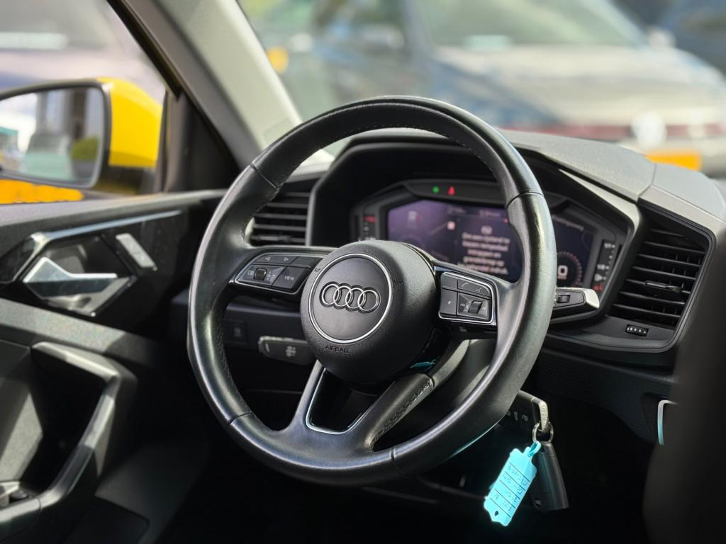 Audi A1 Sportback 25 tfsi edition s- line * carplay * led * automaat