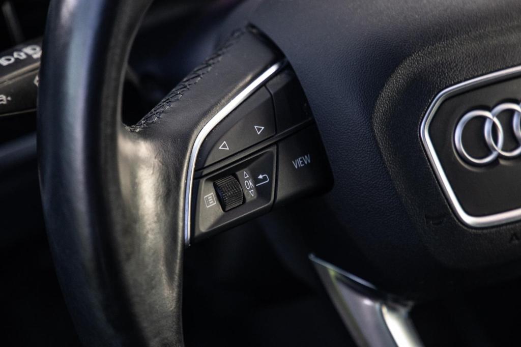 Audi Q3 45 tfsi e edition automaat / plug in hybrid / stoelverwarming / lee