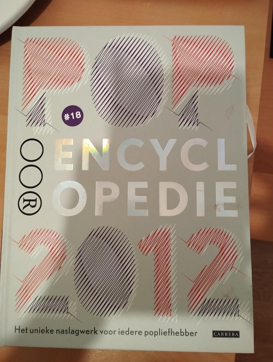 Diverse boeken over popmuziek