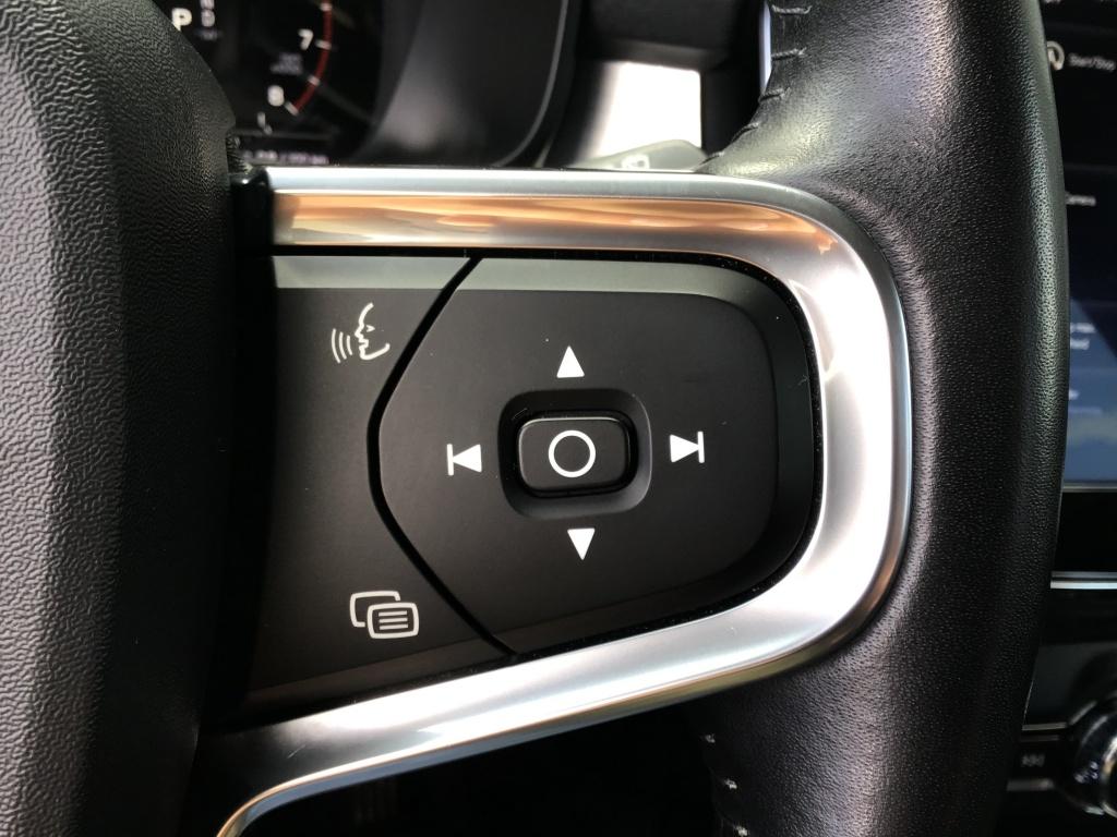 Volvo XC40 t4 190pk momentum pro| trekhaak| climate| navi| elek.achterklep