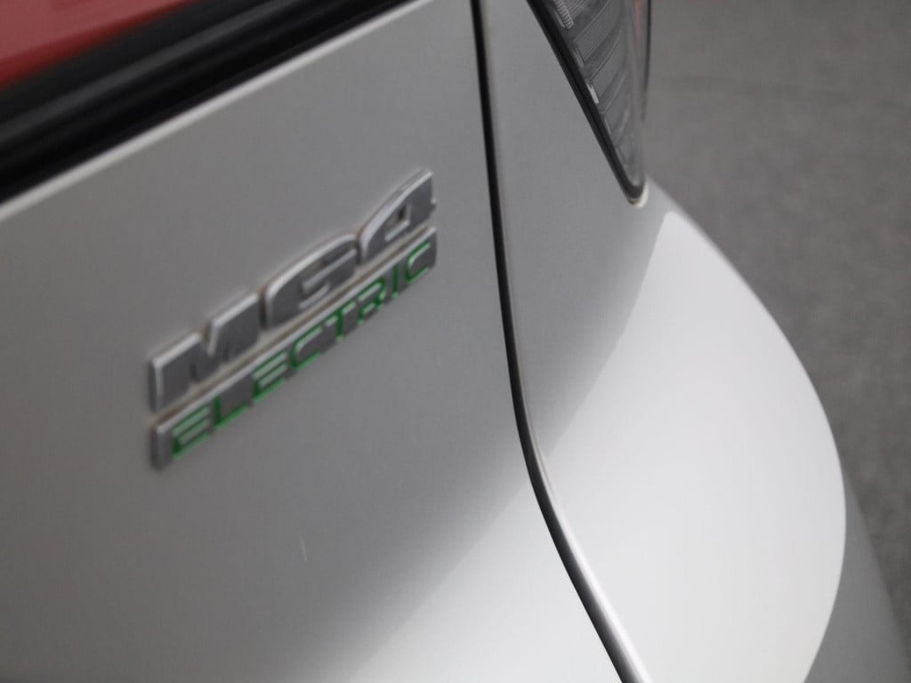 MG Mg4 64 kwh luxury | apple/carplay | camera | parkeersensoren | electrisc