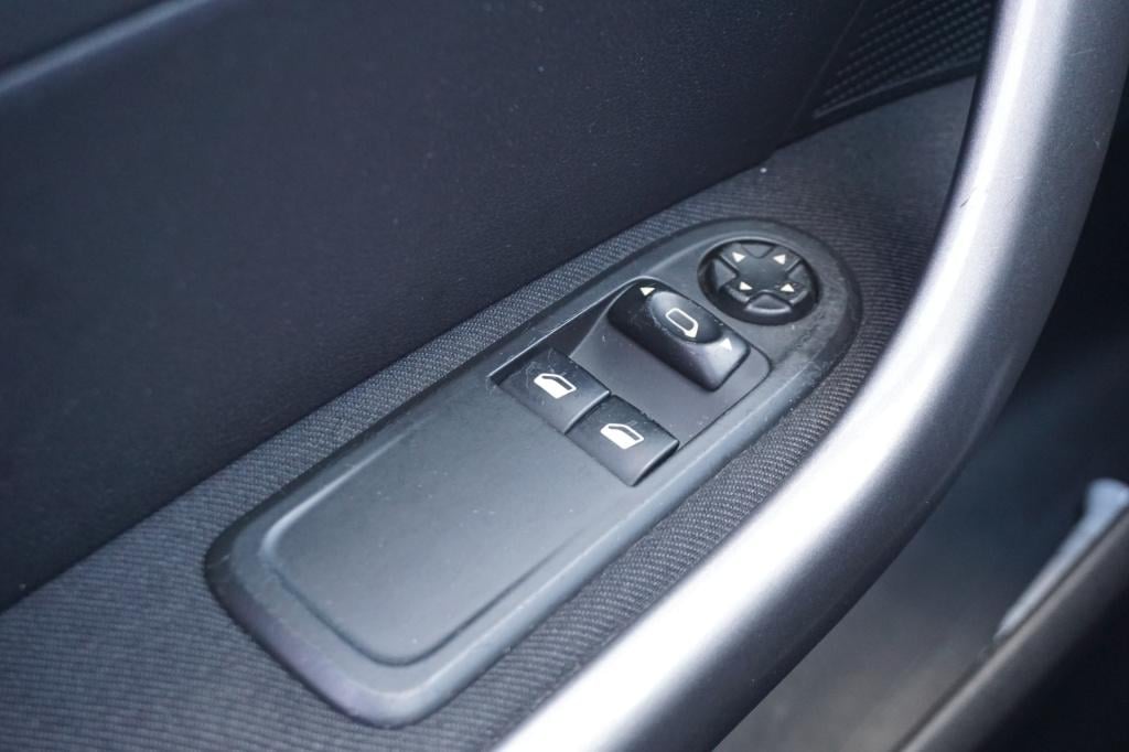 Peugeot 308 1.6 vti xs airco / cruise / elektr. ramen / trekhaak /