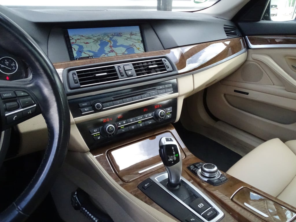 BMW 5 Serie 523i high executive | pano | comfortstoelen | stoelverwarming