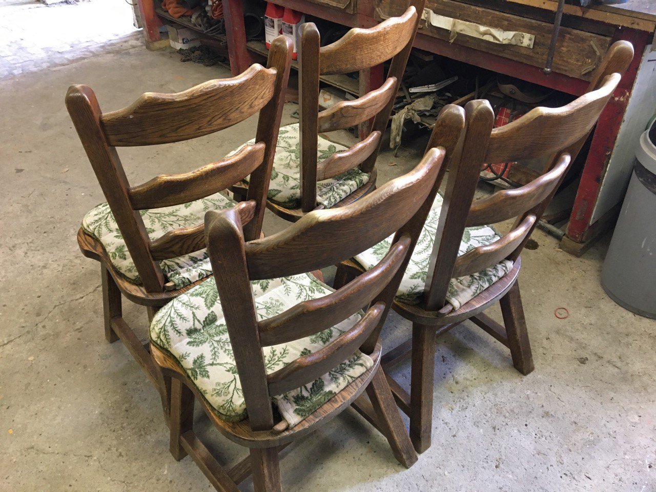 4 houten eetkamer / keuken stoelen