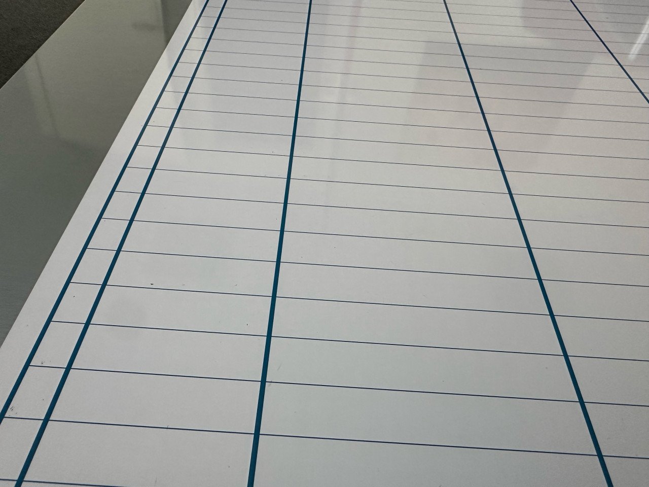 Whiteboard/ planboard met lijnen