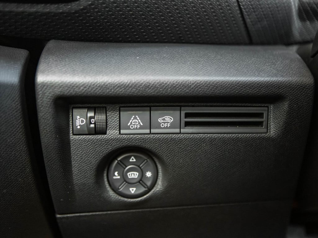 Citroen C4 1.2 puretech 130pk shine automaat | navigatie | hud | stoelverwa