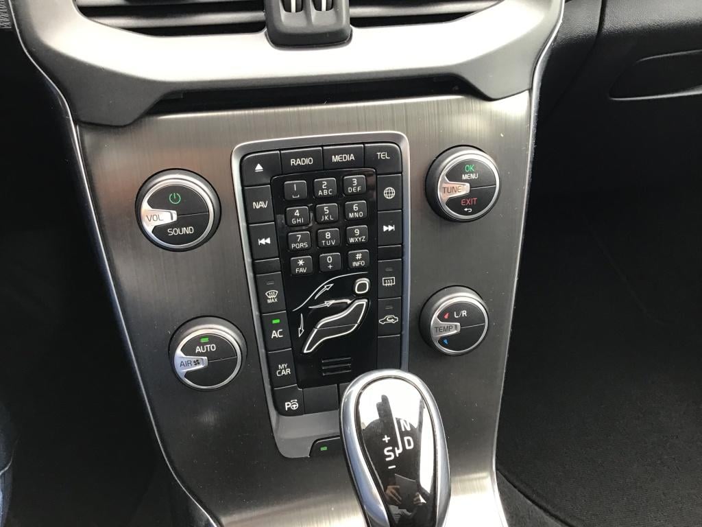 Volvo V40 cross country 1.6 t4 momentum