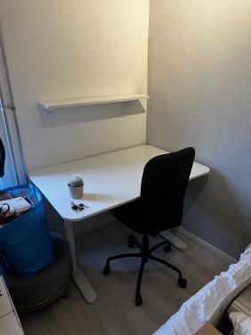 In hoogte verstelbaar bureau