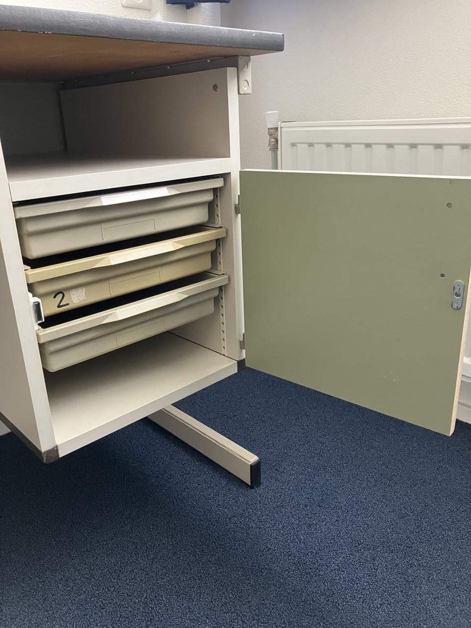 Bureau 120 x 60 x 76 cm (LxDxH) met ladeblok