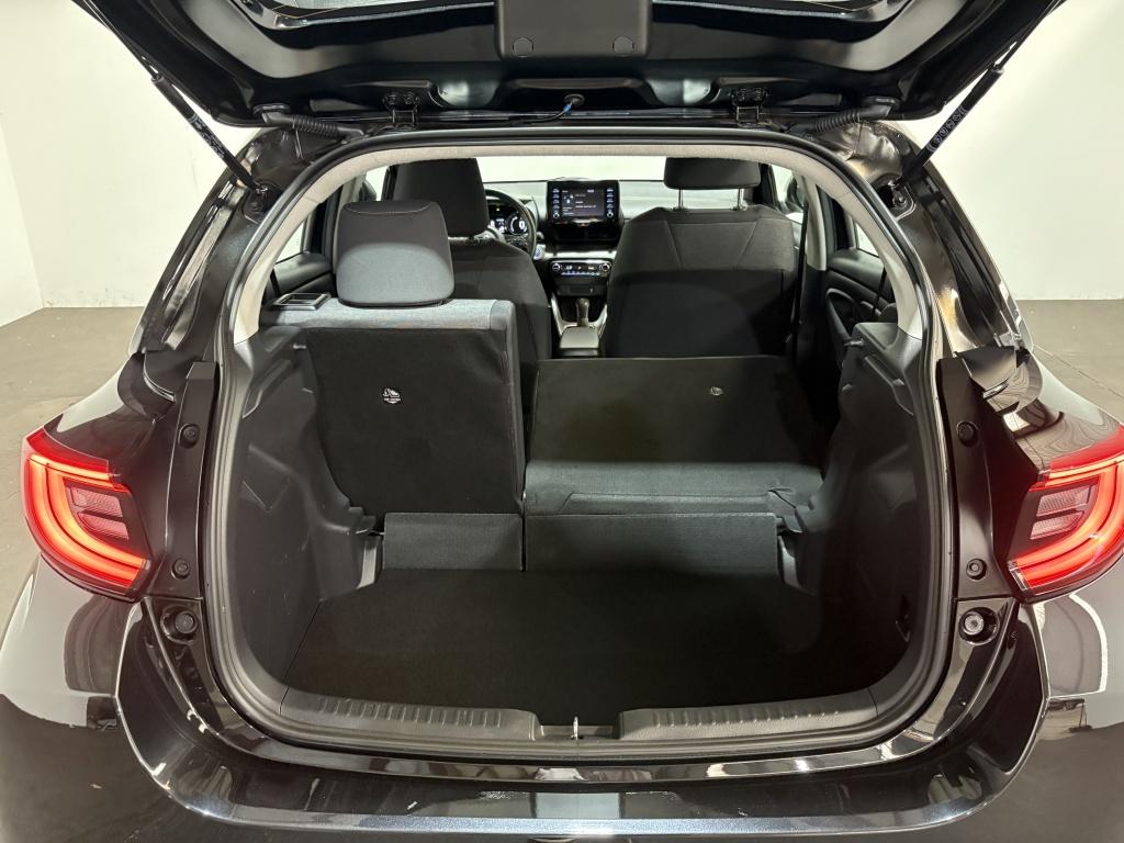 Toyota Yaris 1.5 hybrid dynamic | trekhaak |