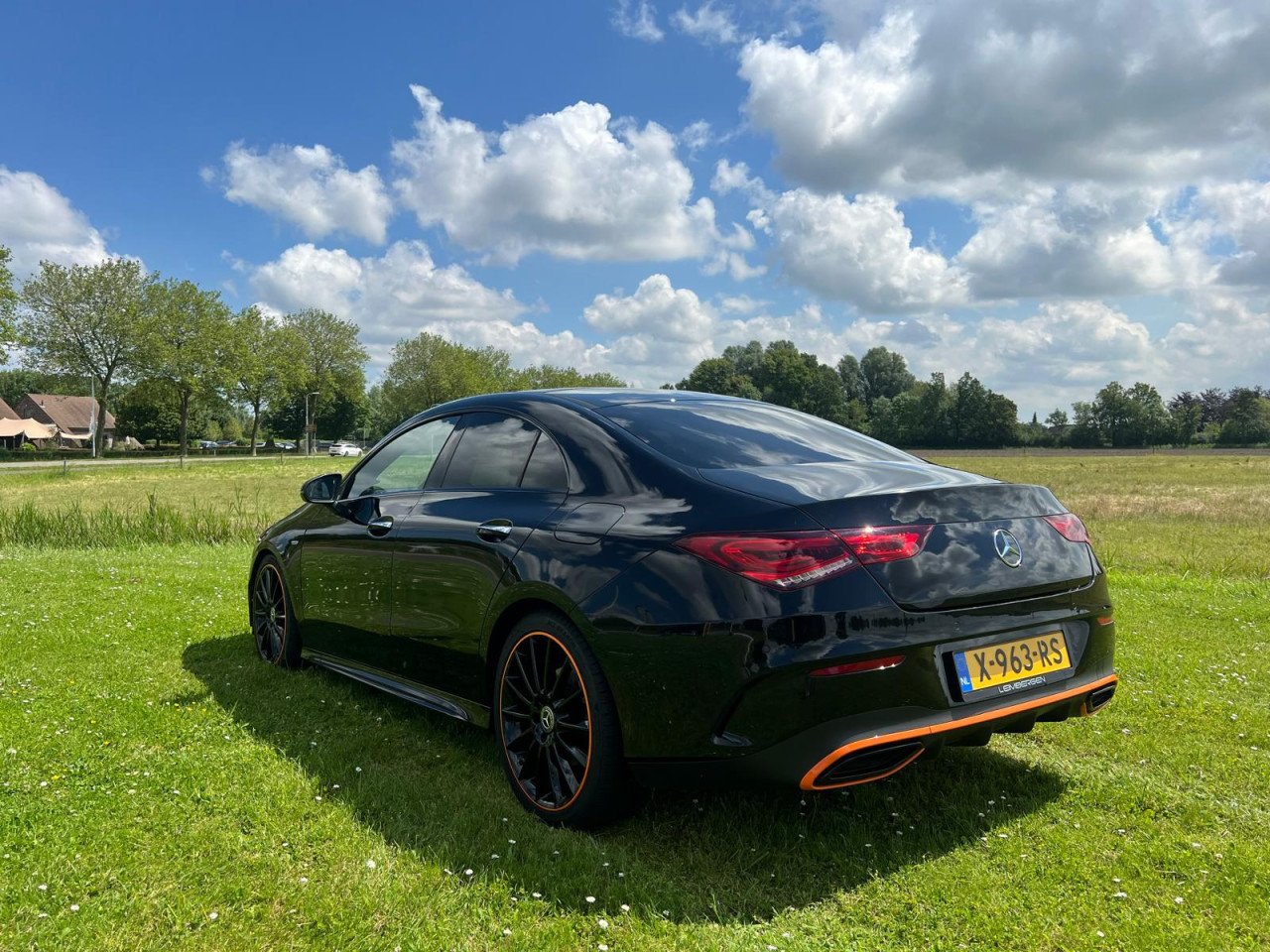 Mercedes cla orange edition