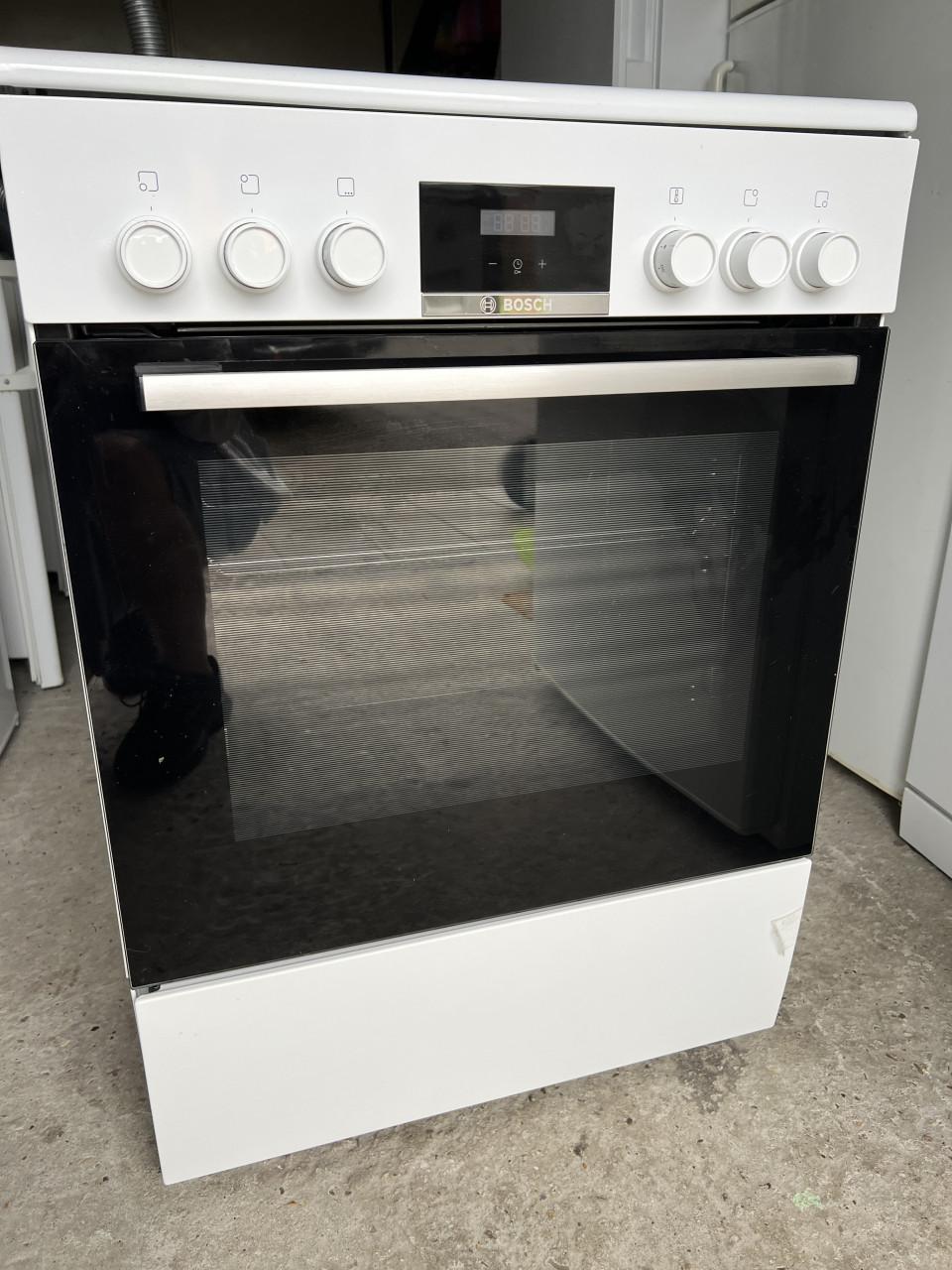 Nieuw BOSCH Gasfornuis met 3D hetelucht oven nieuwprijs €700,-