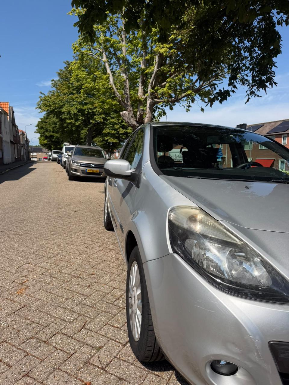 Te koop renault clio 12 zeer zuining auto