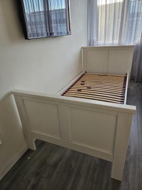 1 persoons bed, 90x200 inclusief lattenbodem
