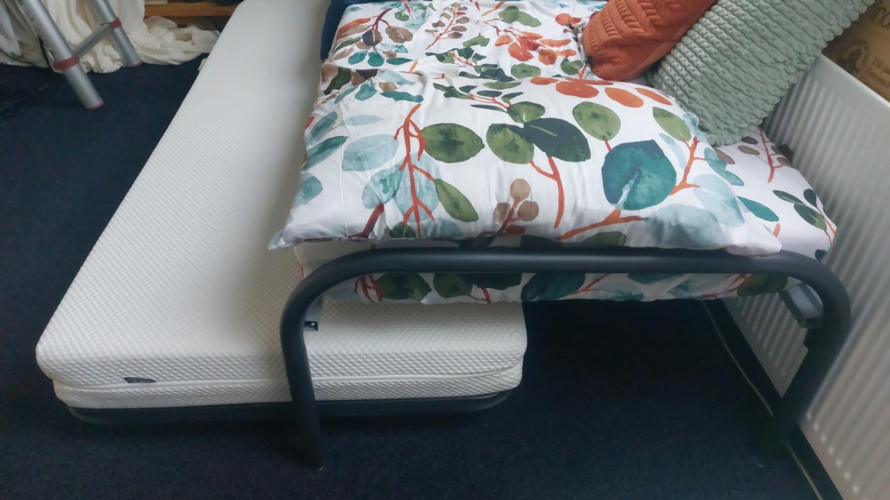 Onderschuifbed.  Bedden.  Z.g.a.n. 2x 90 x200cm