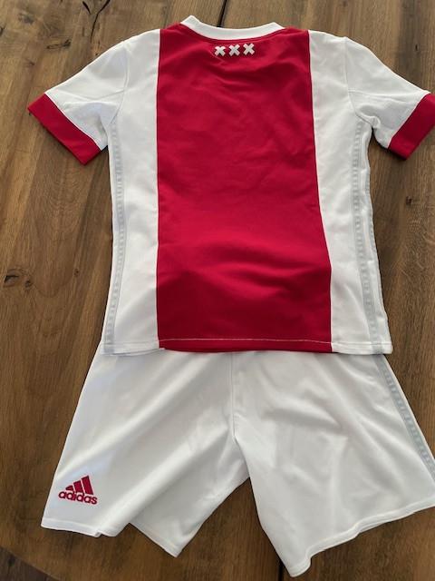 Ajax voetbal tenue