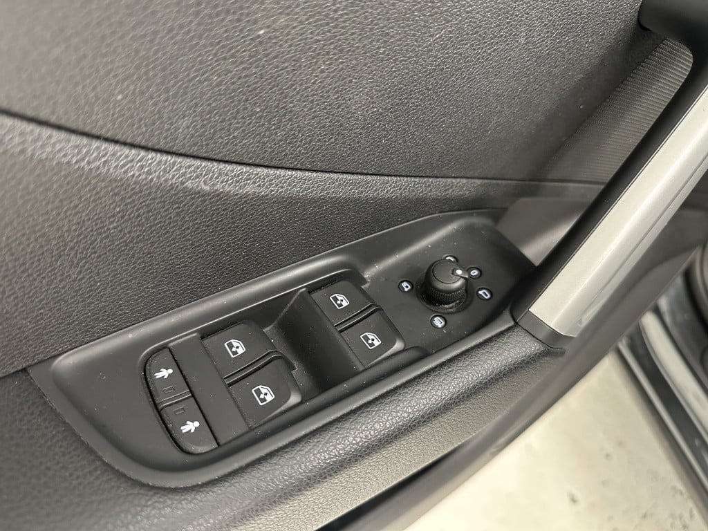 Audi Q2 35 tfsi advanced | adaptief cruise control | led koplampen | sto