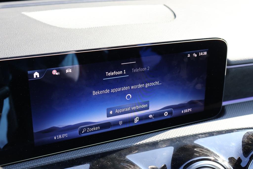 Mercedes-Benz A-Klasse 180 business solution amg i 2025 i panorama dak i mu