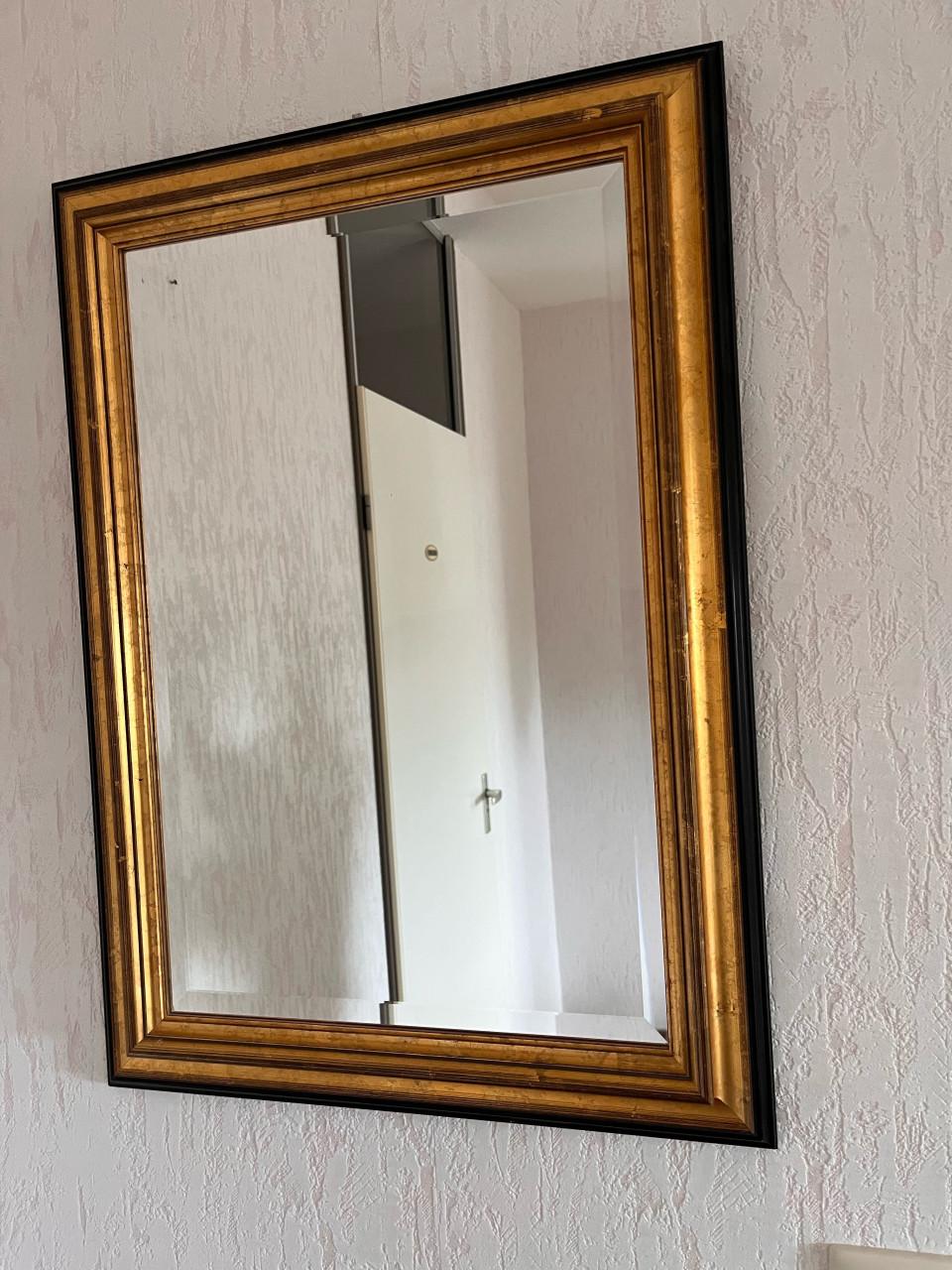 Prachtige spiegel met facet geslepen rand