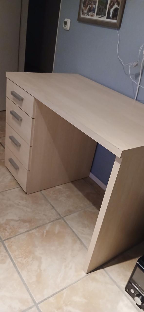 Licht eiken bureau