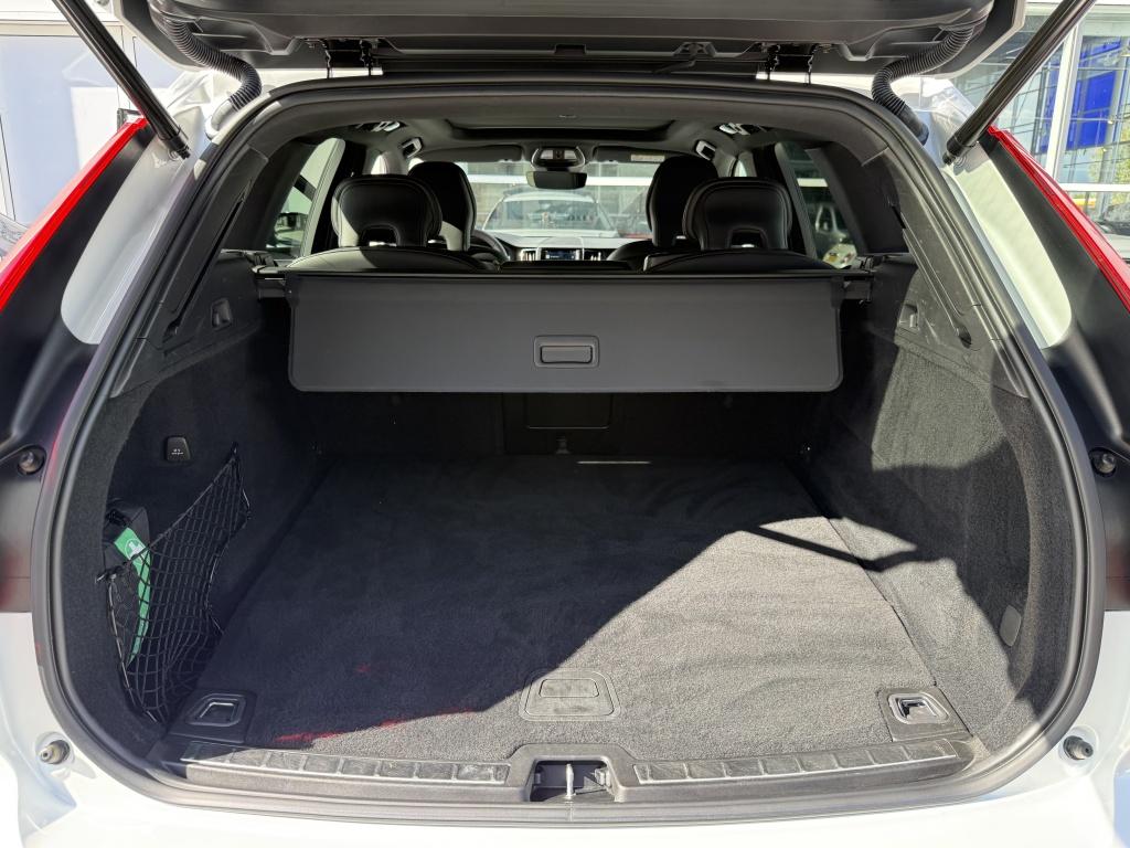 Volvo XC60 t8 455pk recharge r-design| panodak| adap.cruise| 360camera| hea