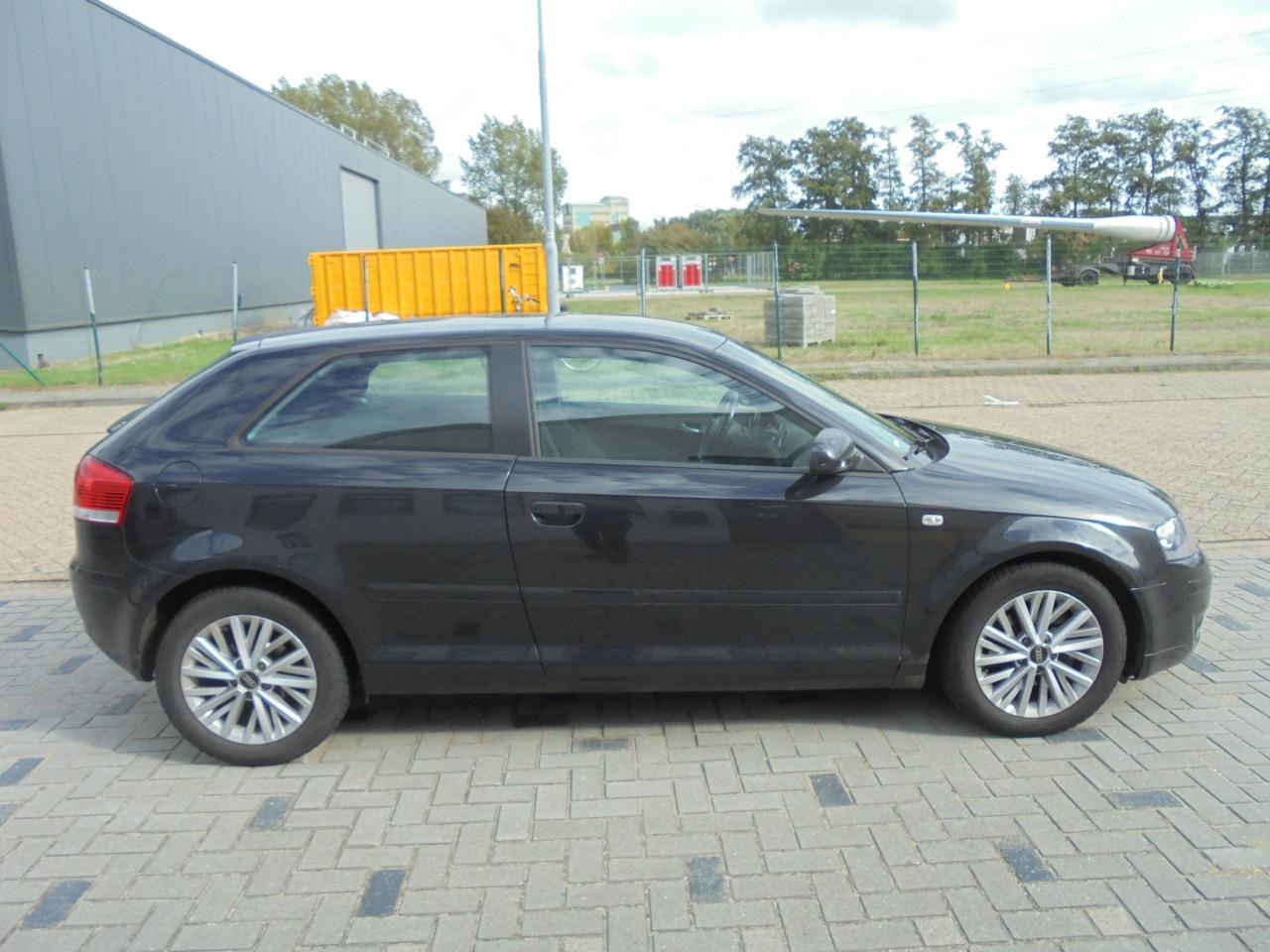 A3 1.6 Ambition (2003) Logische KM-stand Perfect onderhouden Let op: rookt