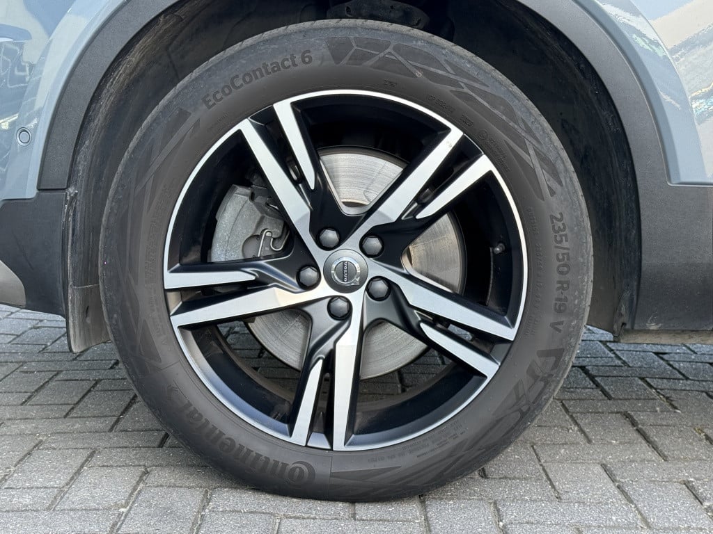 Volvo XC40 t5 262pk recharge| r-design-full options ! stylingpack