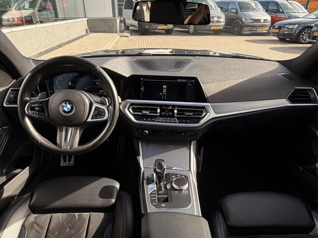 BMW 3-serie 320i m-sport | cruise | m zetels | apple carplay | navi | sfeer