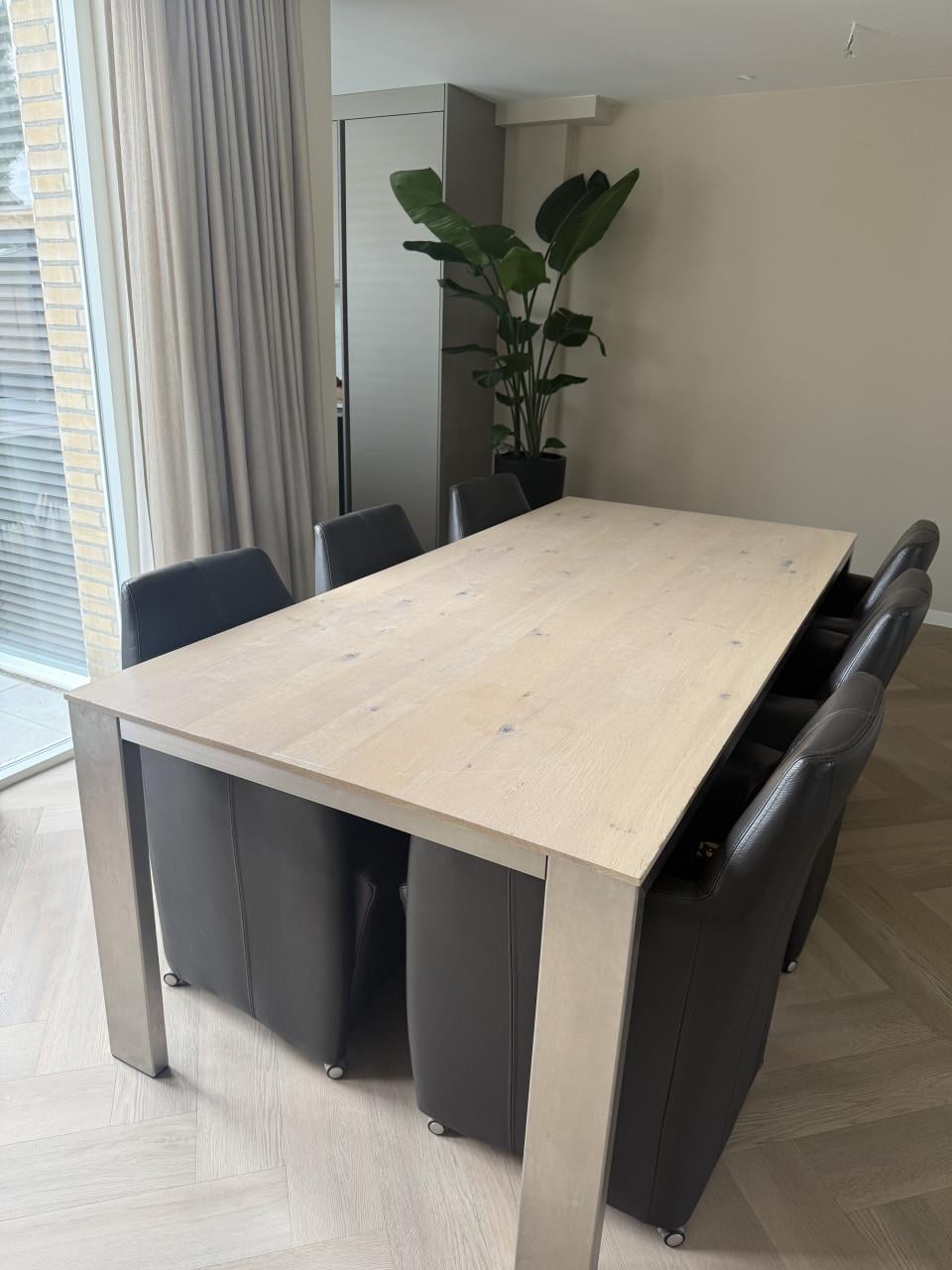 Eetkamer stoelen met wieltjes (leer) 6 stuks