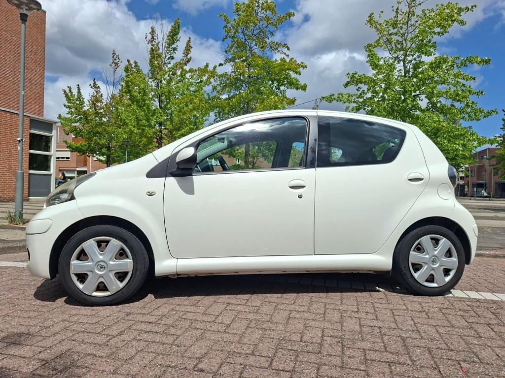 Toyota Aygo 1.0 comfort navigator / nl auto / nap