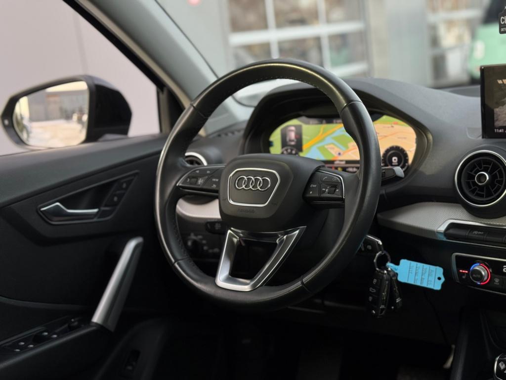 Audi Q2 1.5 tfsi *s edition . virtual * camera * black pack