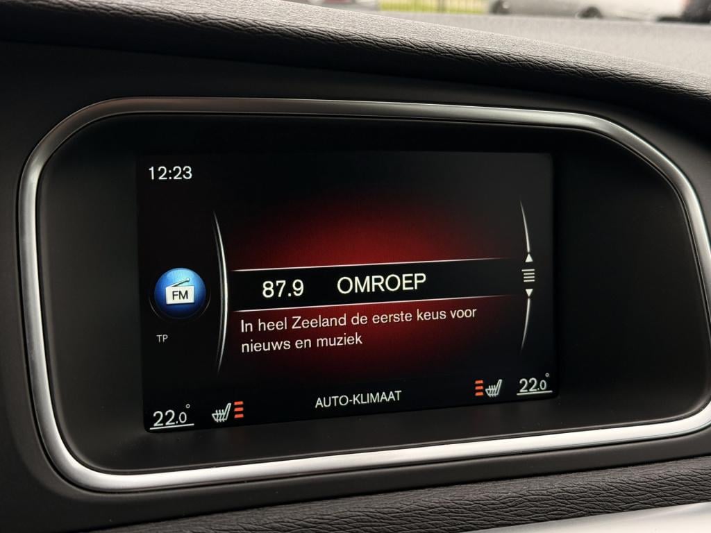 Volvo V40 1.5 t3 kinetic | navi | cruise | stoelverwarming | bluetooth | pa