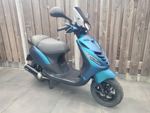 Te koop piaggio zip 4t