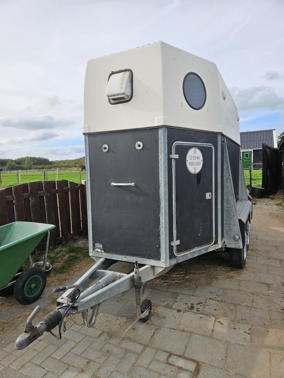 2paards trailer
