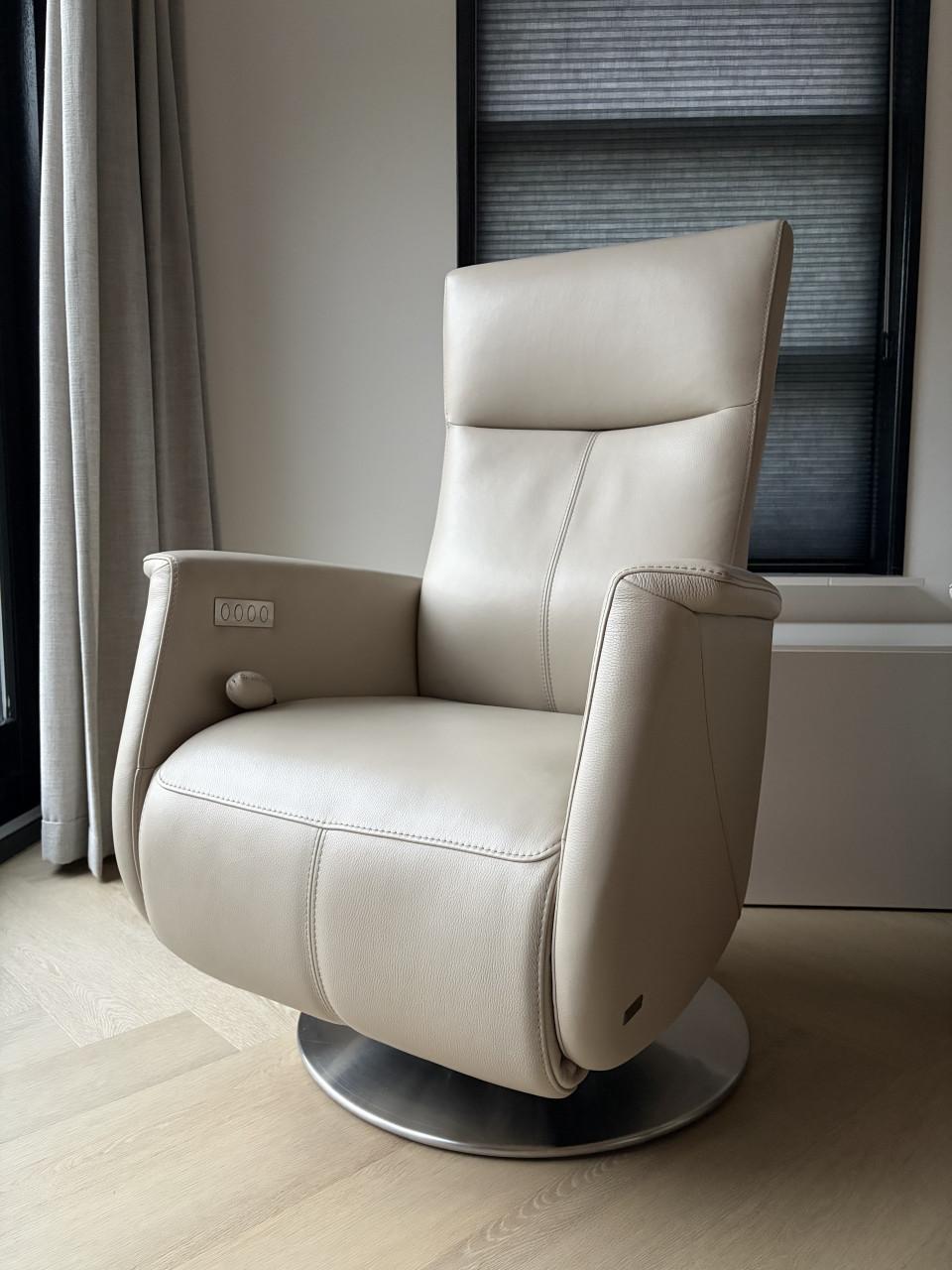 Set van 2 Prominent sta-op relax fauteuils (ZGAN!)