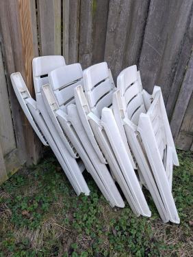 Witte kunststof tuinstoelen