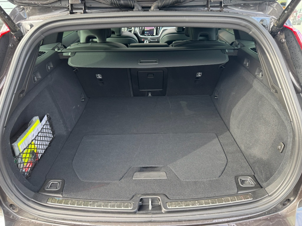 Volvo V60 t6 awd ultimate dark | nieuwprijs € 70.734,= |