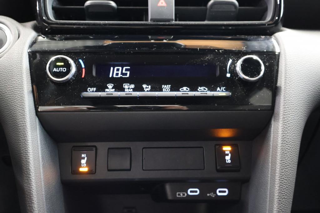 Toyota Yaris Cross 1.5 hybrid 115 first