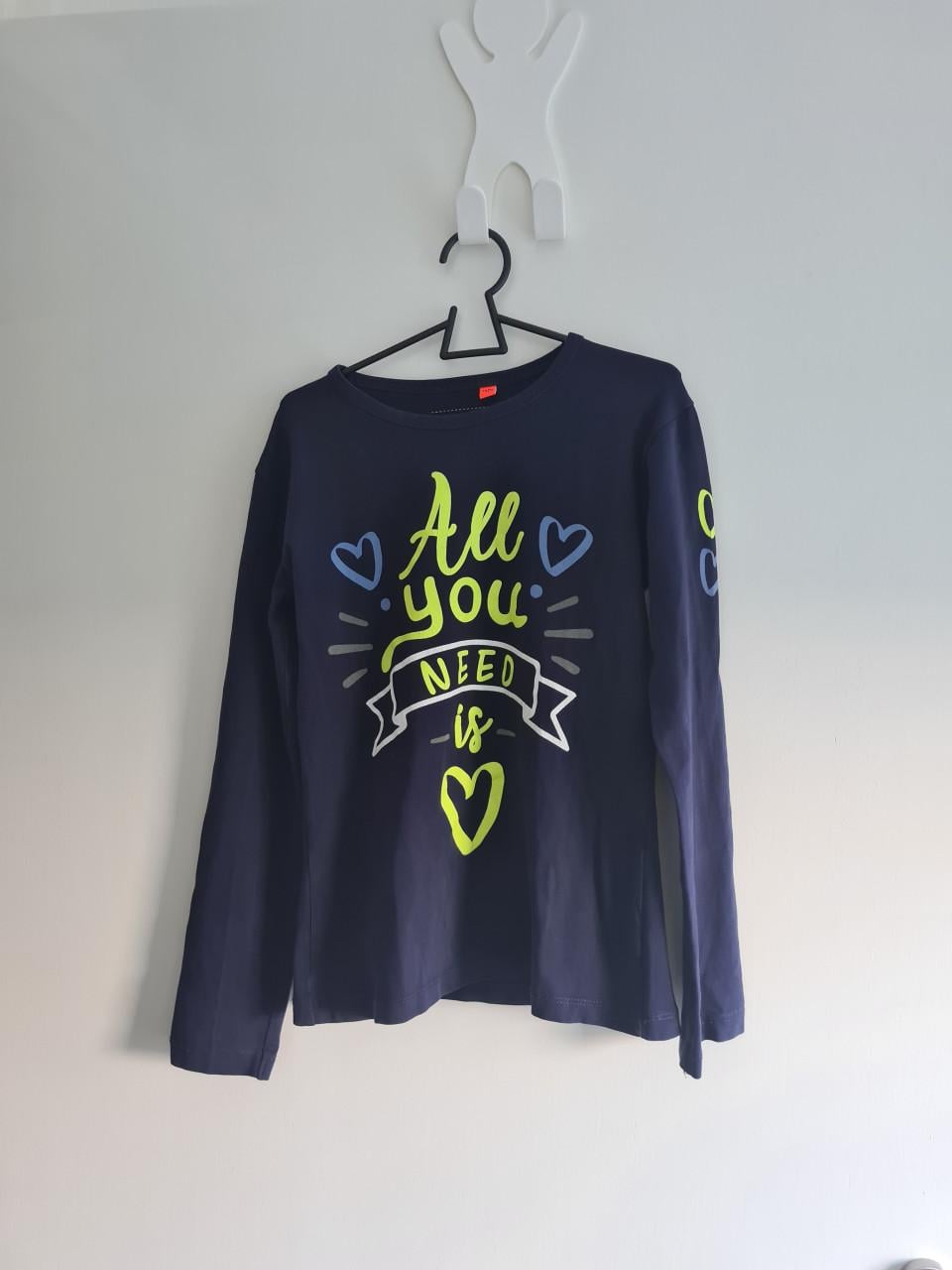 Tom-Du Longsleeve Maat 140-146 "All you need is love"