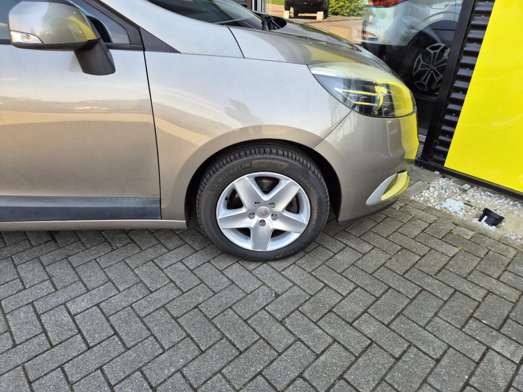 Renault Scenic 1.6 16v 110 expression climate control, bluetooth, navigatie