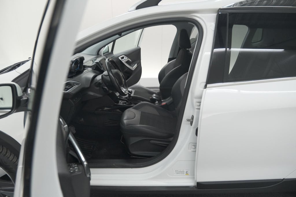 Peugeot 2008 puretech 130 allure | camera | apple carplay | parkeersensoren